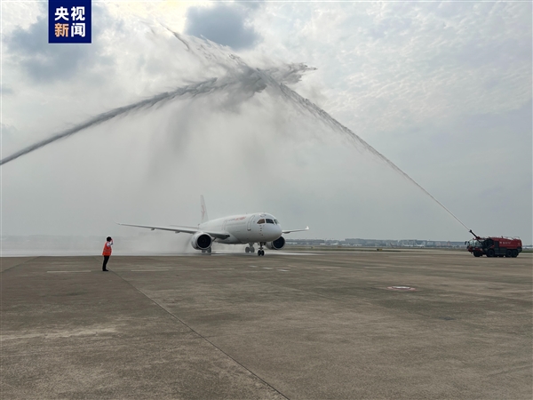 国产大飞机新里程碑!C919完成首次跨境商业包机航行:香港-上海(图1) 国产大飞机新里程碑!C919完成首次跨境商业包机航行:香港-上海