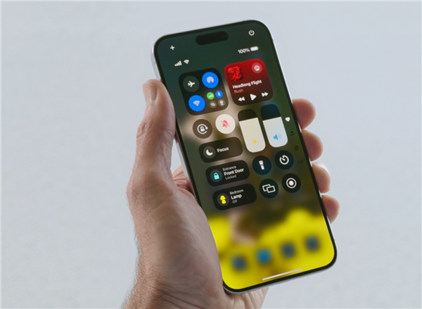 你升级吗!苹果iOS 18首个Beta测试版发布:越来越像Android了(图1) 你升级吗!苹果iOS 18首个Beta测试版发布:越来越像Android了