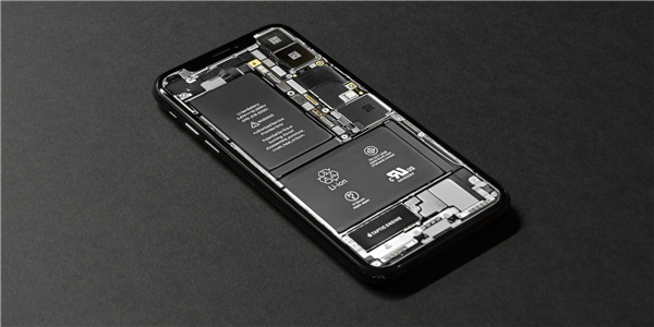 曝iPhone 16电池更容易更换:苹果引入新技术(图1) 曝iPhone 16电池更容易更换:苹果引入新技术