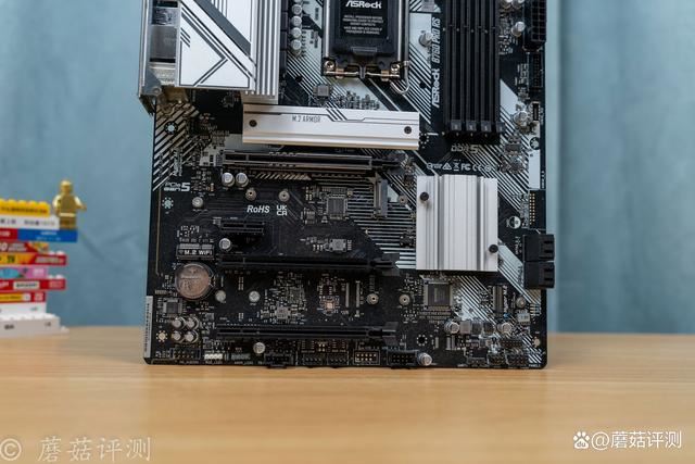 12490F搭配RTX4060Ti主机组装电脑玩黑悟空测试(图7) 12490F搭配RTX4060Ti主机组装电脑玩黑悟空测试(图7)