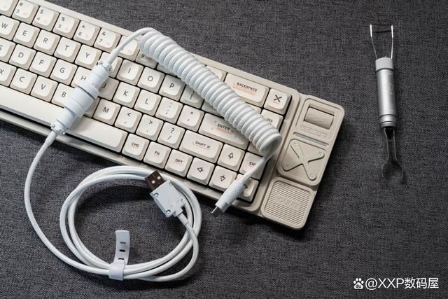 苹果Mac用户的终极伴侣! IQUNIX MG65 Pro矮轴机械键盘体验测评(图4) 苹果Mac用户的终极伴侣! IQUNIX MG65 Pro矮轴机械键盘体验测评(图4)