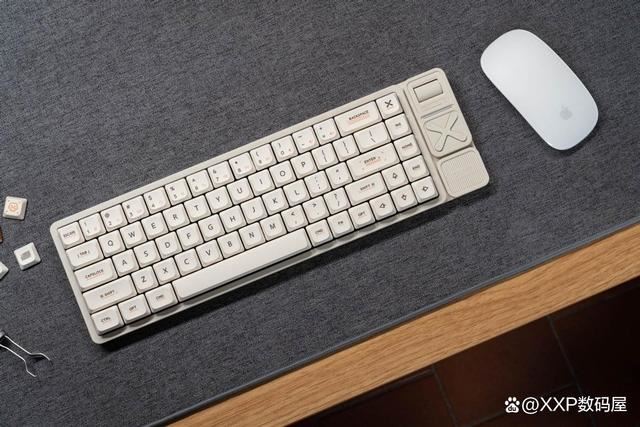 苹果Mac用户的终极伴侣! IQUNIX MG65 Pro矮轴机械键盘体验测评(图7) 苹果Mac用户的终极伴侣! IQUNIX MG65 Pro矮轴机械键盘体验测评(图7)