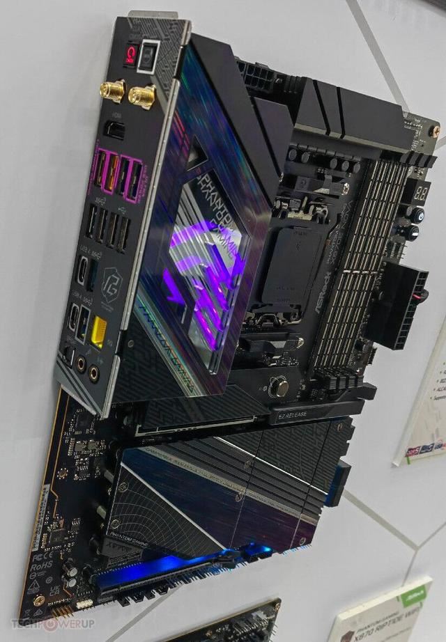 华擎X870/X870E系列主板全阵容亮相:AM5接口坚持到2027年(图5) 华擎X870/X870E系列主板全阵容亮相:AM5接口坚持到2027年(图5)