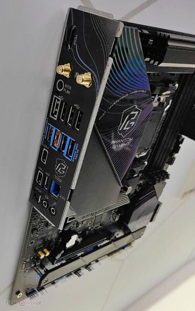 华擎X870/X870E系列主板全阵容亮相:AM5接口坚持到2027年(图7) 华擎X870/X870E系列主板全阵容亮相:AM5接口坚持到2027年(图7)