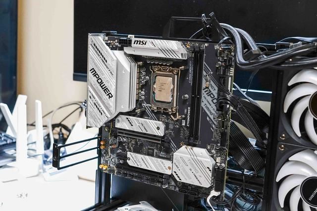 1699元轻松搞定8400内存频率! 微星Z790MPOWER主板内存超频教程(图4) 1699元轻松搞定8400内存频率! 微星Z790MPOWER主板内存超频教程(图4)