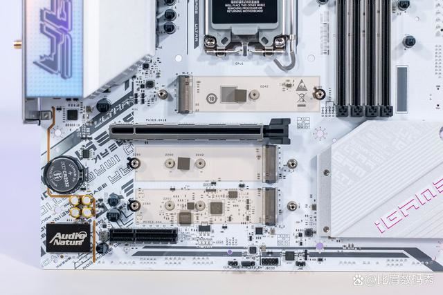 超简洁海景房主机必备! 七彩虹iGame B760M ULTRA Z主板评测(图10) 超简洁海景房主机必备! 七彩虹iGame B760M ULTRA Z主板评测(图10)