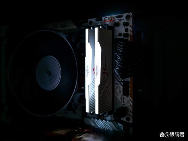 极致稳定与性能的双重盛宴! 金百达白刃DDR5 6000 C28内存测评(图7)