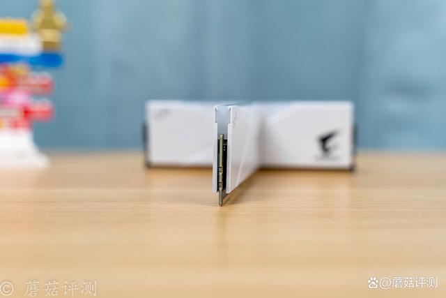 449元起! 威刚XPG 技嘉白曜雕联名龙耀 D500G 内存评测(图8) 449元起! 威刚XPG 技嘉白曜雕联名龙耀 D500G 内存评测(图8)