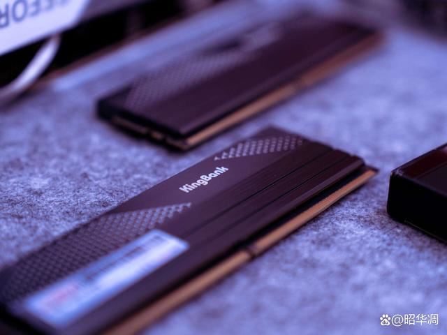 单条16GB和24GB谁的性能更好? Z790+金百达星刃D5内存超频实战(图4) 单条16GB和24GB谁的性能更好? Z790+金百达星刃D5内存超频实战(图4)