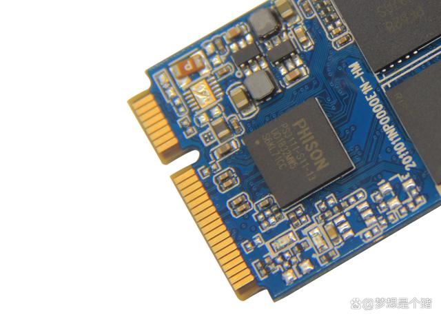 升级电脑却买错了SSD? 一篇看完2024常见固态硬盘种类及相关参数科普(图3) 升级电脑却买错了SSD? 一篇看完2024常见固态硬盘种类及相关参数科普(图3)