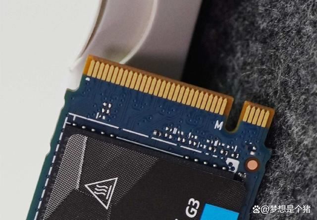 升级电脑却买错了SSD? 一篇看完2024常见固态硬盘种类及相关参数科普(图5) 升级电脑却买错了SSD? 一篇看完2024常见固态硬盘种类及相关参数科普(图5)
