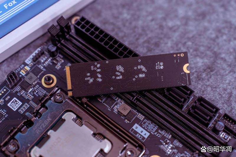 7400MB/s拉高PCIe 4.0上限! 希捷酷鱼530固态硬盘测评(图4) 7400MB/s拉高PCIe 4.0上限! 希捷酷鱼530固态硬盘测评(图4)