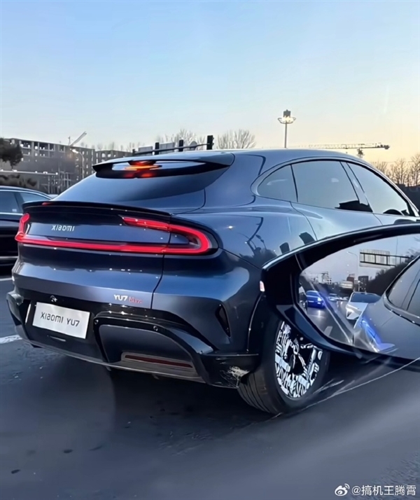 寓意“陆地战车、御风而行” 雷军:小米YU7读作“小米御7”(图6) 寓意“陆地战车、御风而行” 雷军:小米YU7读作“小米御7”